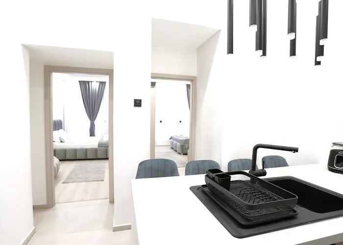 Royal Grand Living With Free Parking *