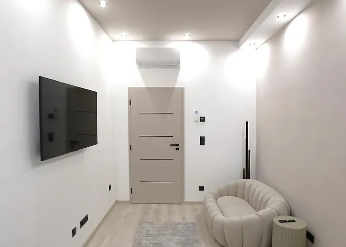 Royal Grand Living With Free Parking Apartament *