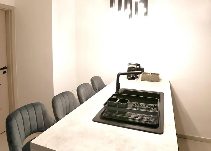 Royal Grand Living With Free Parking Apartament *